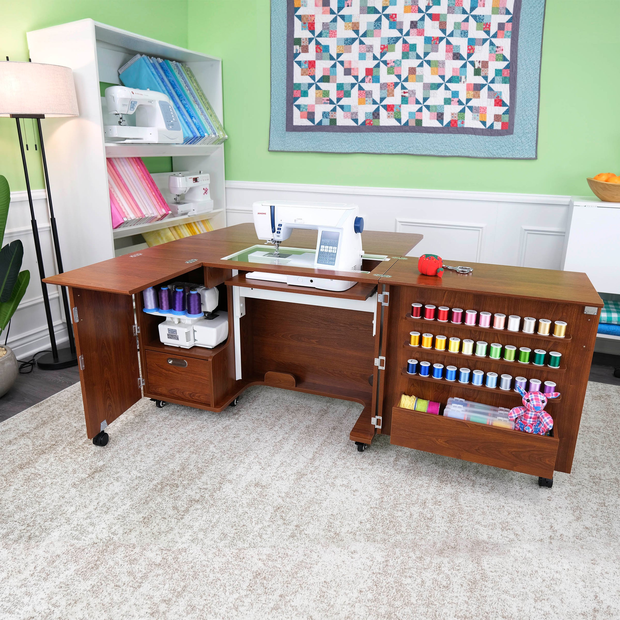 【送料込み】 Storage Cabinet By Mobilia モビリア Lockable Mobile Computer Cabinet With Doors - 67